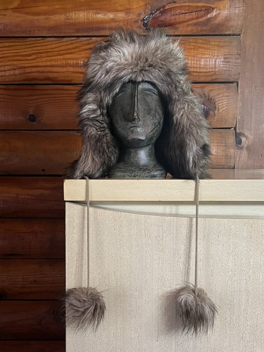 GAP Unisex Faux Fur Trapper Hat with Ear Flaps, Pom Pom Tie and Adjustable Brim